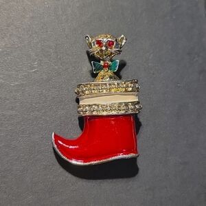 Mid Century Kitty in a Boot Christmas Brooch